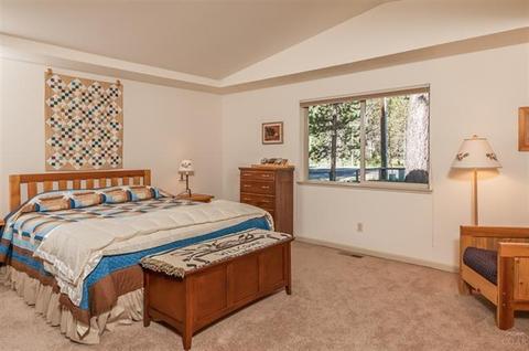 56300 Solar Dr, Bend, OR 97707 photo 9