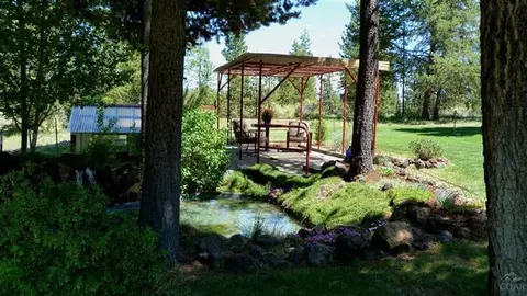 53150 Riverview Dr, La Pine, OR 97739 photo 2