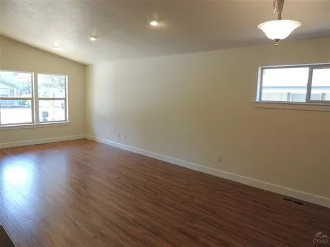 360 SE Silvis Ln, Bend, OR 97702 photo 3