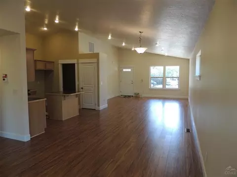 360 SE Silvis Ln, Bend, OR 97702 photo 2