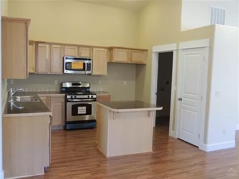 360 SE Silvis Ln, Bend, OR 97702 photo 4