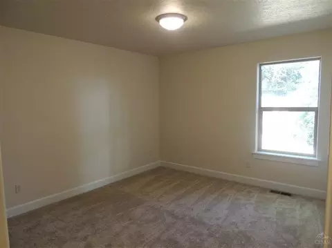 360 SE Silvis Ln, Bend, OR 97702 photo 6