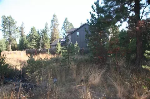 56557 Meteor Dr, Bend, OR 97707 photo 2