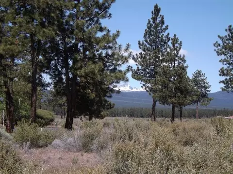 19218 Dutchman Ct, Bend, OR 97702 photo 2