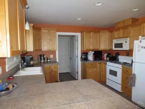 63587 NE Boyd Acres, Bend, OR 97701 photo 4