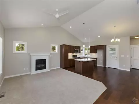 20336 Chase Rd, Bend, OR 97702 photo 3