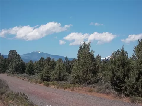 17541 Cascade Estates Dr, Bend, OR 97701 photo 2
