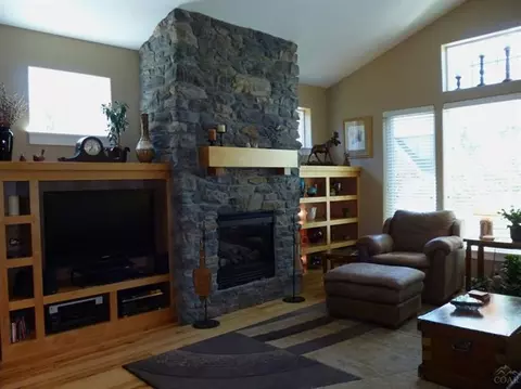 20412 Aberdeen Dr, Bend, OR 97702 photo 4