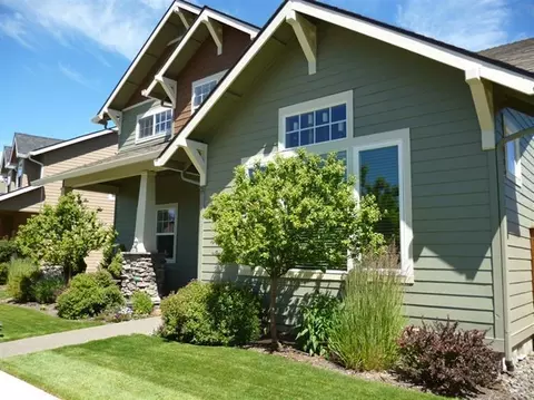 20412 Aberdeen Dr, Bend, OR 97702 photo 2