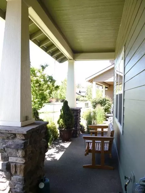 20412 Aberdeen Dr, Bend, OR 97702 photo 3