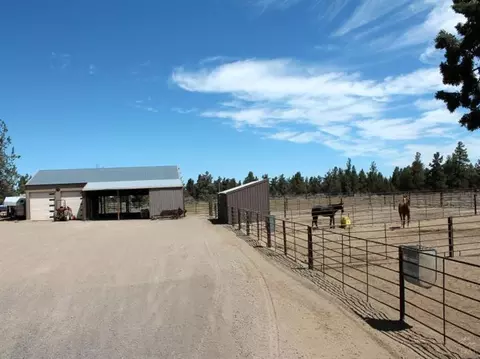 21598 Morrill Rd, Bend, OR 97701 photo 3