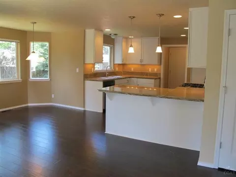 911 NE Decatur Ct, Bend, OR 97701 photo 6