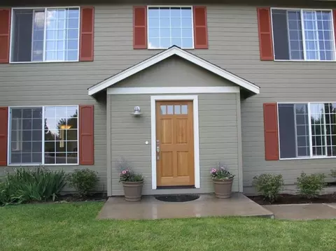 911 NE Decatur Ct, Bend, OR 97701 photo 2