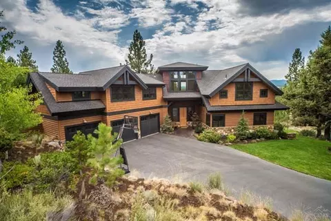 2131 NW Twilight Dr, Bend, OR 97701 photo 1