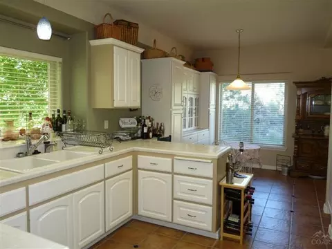 60753 Willow Creek Loop, Bend, OR 97702 photo 2