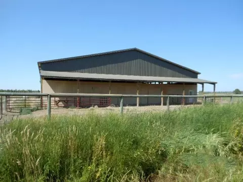 61260 Obernolte Rd, Bend, OR 97702 photo 2