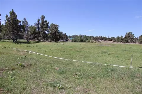 62245 Chickadee Ln, Bend, OR 97701 photo 2