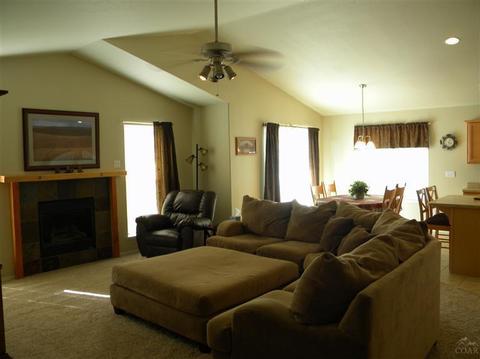 20246 Morgan Loop, Bend, OR 97701 photo 3
