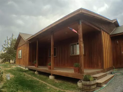 21047 Gift Rd, Bend, OR 97701 photo 2