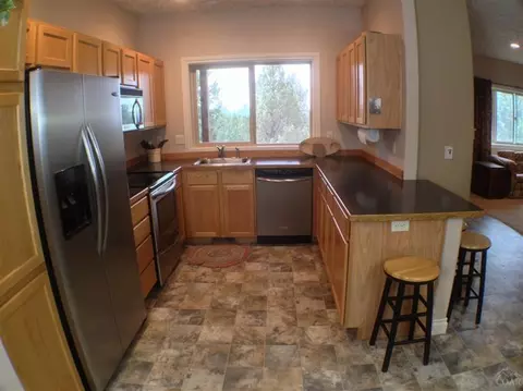 21047 Gift Rd, Bend, OR 97701 photo 6
