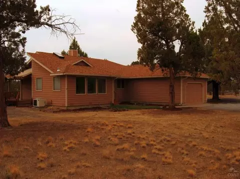 64845 Mcgrath Rd, Bend, OR 97701 photo 2