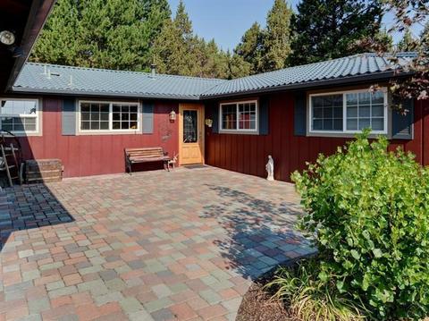 61265 Killowan Dr, Bend, OR 97702 photo 4