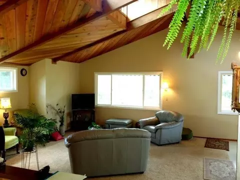 19810 Connarn Rd, Bend, OR 97701 photo 3