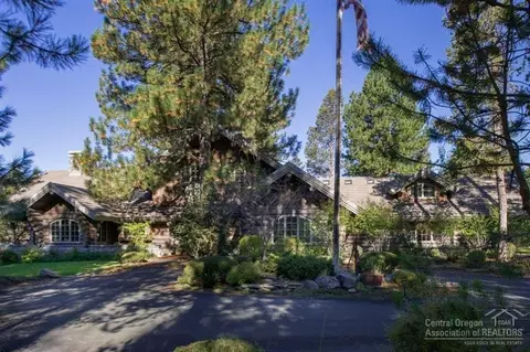 56161 School House Rd, Bend, OR 97707 photo 3