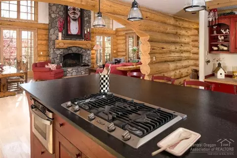 56161 School House Rd, Bend, OR 97707 photo 5