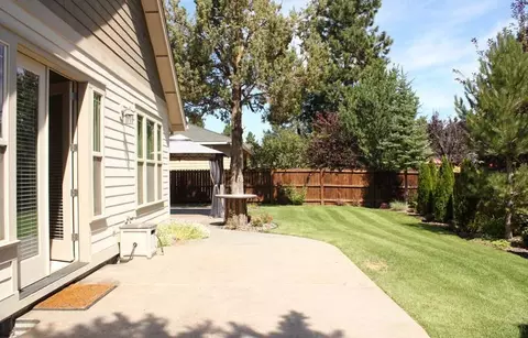 834 SE Shadowood, Bend, OR 97702 photo 19