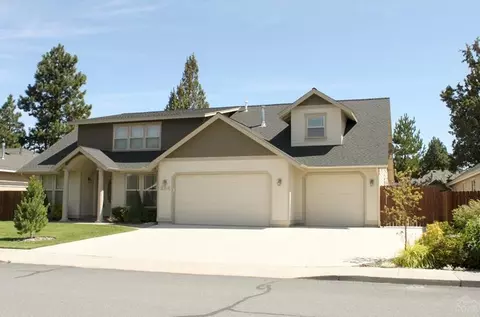 834 SE Shadowood, Bend, OR 97702 photo 2
