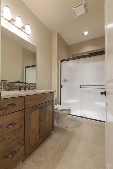 61132 SE Manhae Loop, Bend, OR 97702 photo 17