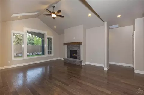 61132 SE Manhae Loop, Bend, OR 97702 photo 5