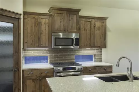 61132 SE Manhae Loop, Bend, OR 97702 photo 8
