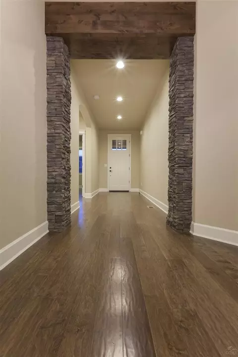 61132 SE Manhae Loop, Bend, OR 97702 photo 3