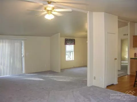 17033 Jacinto Rd, Bend, OR 97707 photo 4