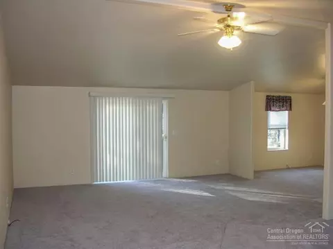 17033 Jacinto Rd, Bend, OR 97707 photo 3