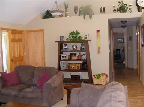 19925 Hollygrape St, Bend, OR 97702 photo 2