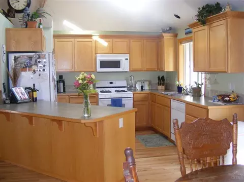 19925 Hollygrape St, Bend, OR 97702 photo 4