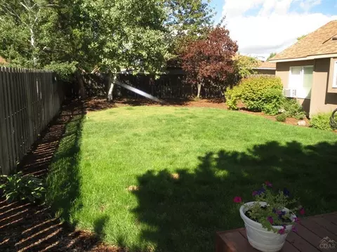 3045 NE Stanton Ave, Bend, OR 97701 photo 4
