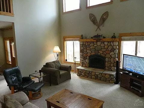 55836 Lost Rider Loop, Bend, OR 97707 photo 2