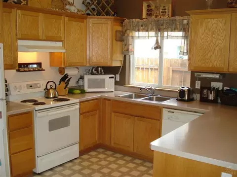62802 Snowcap Ct, Bend, OR 97701 photo 4