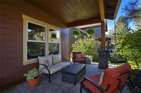 61458 Linton Loop, Bend, OR 97702 photo 2