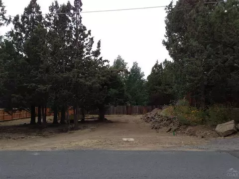 57 SE Cessna Dr, Bend, OR 97702 photo 3