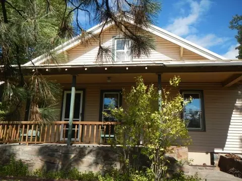 856 NW Ogden Ave, Bend, OR 97701 photo 1