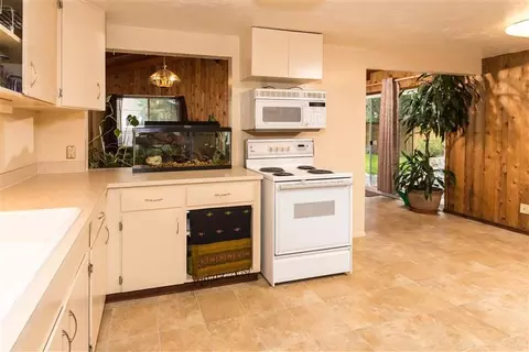 1126 NE Burnside Ave, Bend, OR 97701 photo 7