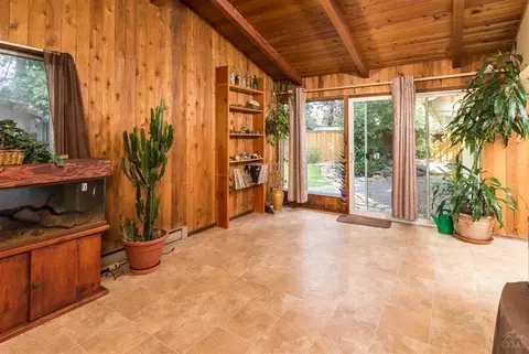 1126 NE Burnside Ave, Bend, OR 97701 photo 9