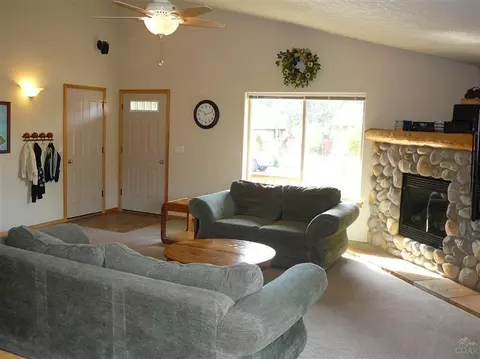 20593 NE Prospector Loop, Bend, OR 97702 photo 2