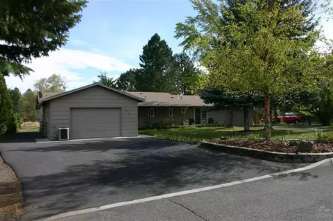 61976 Rawhide Dr, Bend, OR 97701 photo 2