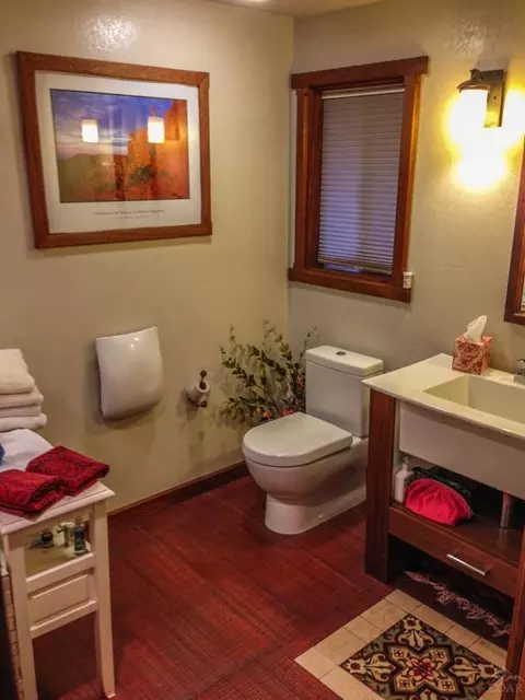21025 Juniperhaven Ave, Bend, OR 97702 photo 4